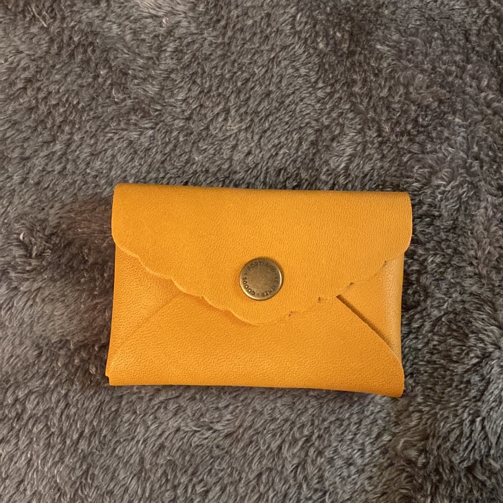 NWOT Portland Leather Goods "AP" mini daisy wallet